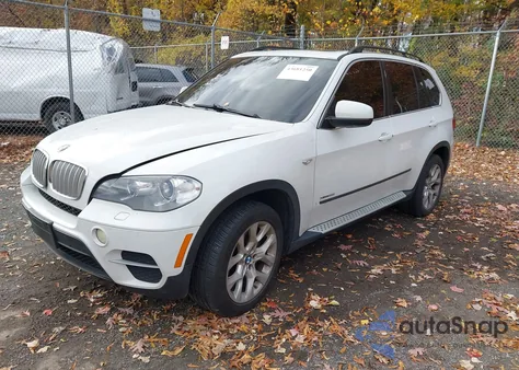 2013 BMW X5 xDrive35I/xDrive35I Premium/xDrive35I Sport Activity из США, поврежденный, VIN 5UXZV4C54D0E00173